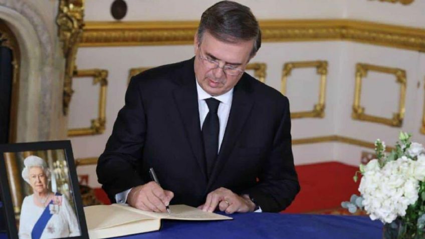 "Nomás faltó el ferétro": Reprueban 'selfie' de Marcelo Ebrard en funeral de la Reina Isabel II