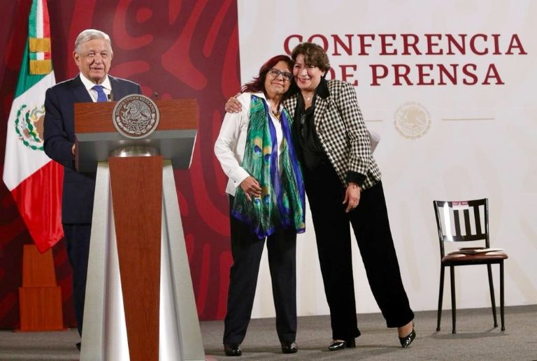 En la imagen, el presidente AMLO, Leticia Ramírez y Delfina Gómez. Foto: Internet