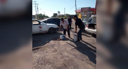 Taxistas dieceros de Ciudad Obregón se suman al bacheo ciudadano