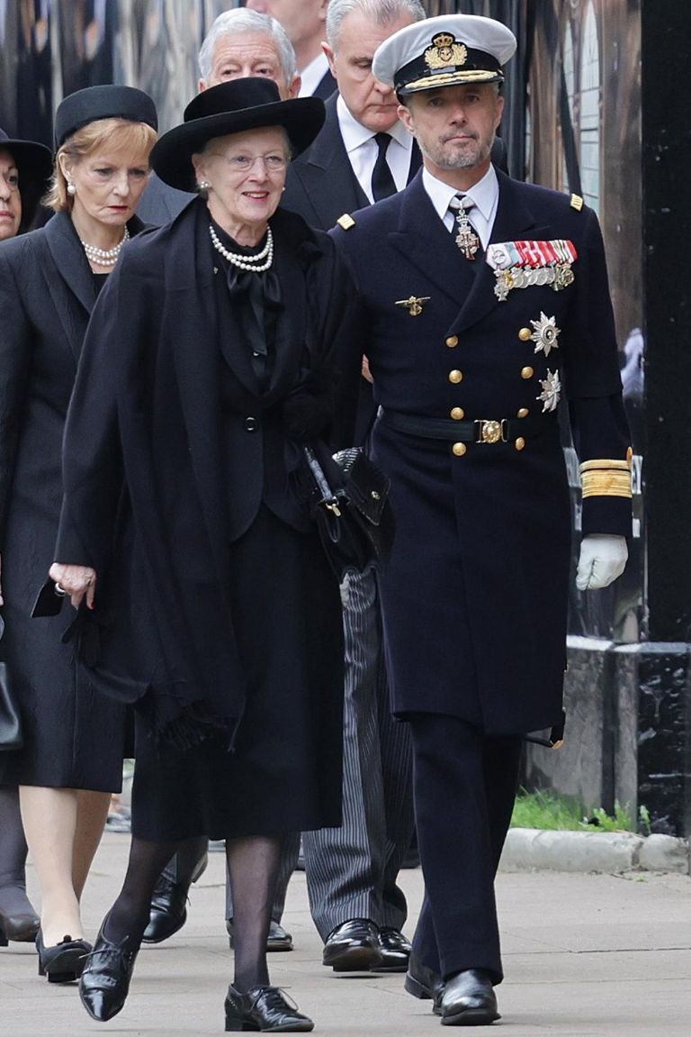 Reina Margarita en el funeral de Isabel II 