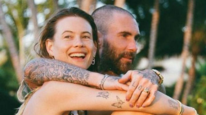 Quinta mujer se suma a acusaciones contra Adam Levine, pero su esposa confiaría en su fidelidad