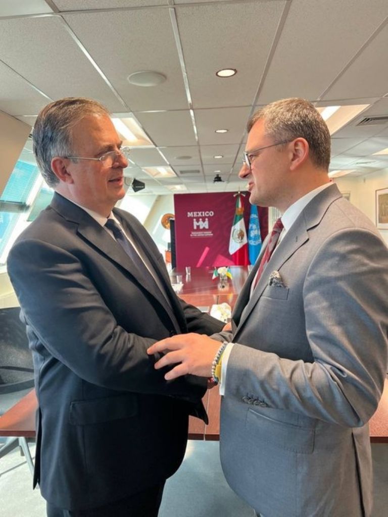 El SRE mexicano se entrevistó con el el ministro de Relaciones Exteriores de Ucrania, Dmytro Kuleba. Foto: Twitter