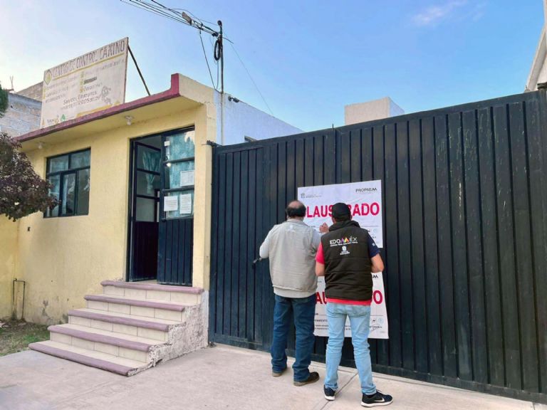 Sellos de clausura en el Centro de Control Animal