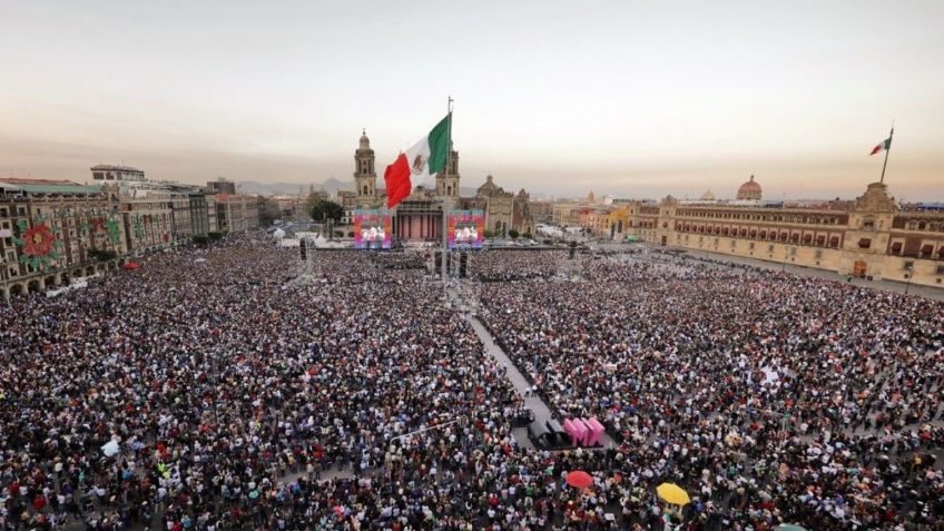 (VIDEO) Concierto de Grupo Firme en el Zócalo: Fanáticos se brincan vallas de seguridad