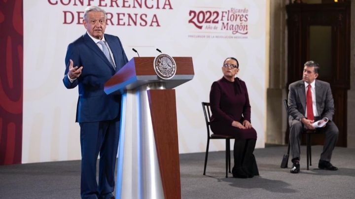 'Mañanera': A 8 años de la desaparición de los 43 de Ayotzinapa, AMLO declara "día de luto nacional"