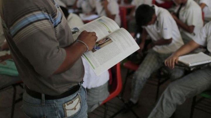 De no creer: Por cometer un error ortográfico, maestro mata a golpes a su alumno