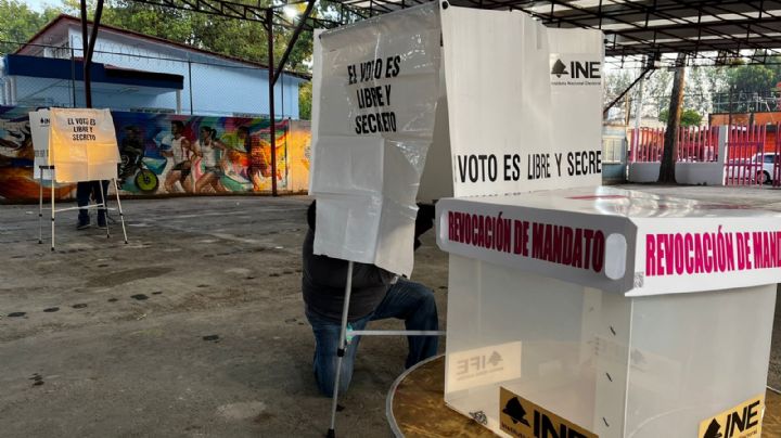 Atención EdoMéx y Coahuila: Podrían aumentar la vigencia de las INE que caduquen en 2022