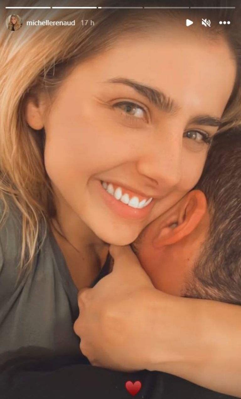 Michelle comparte foto con nuevo galán
