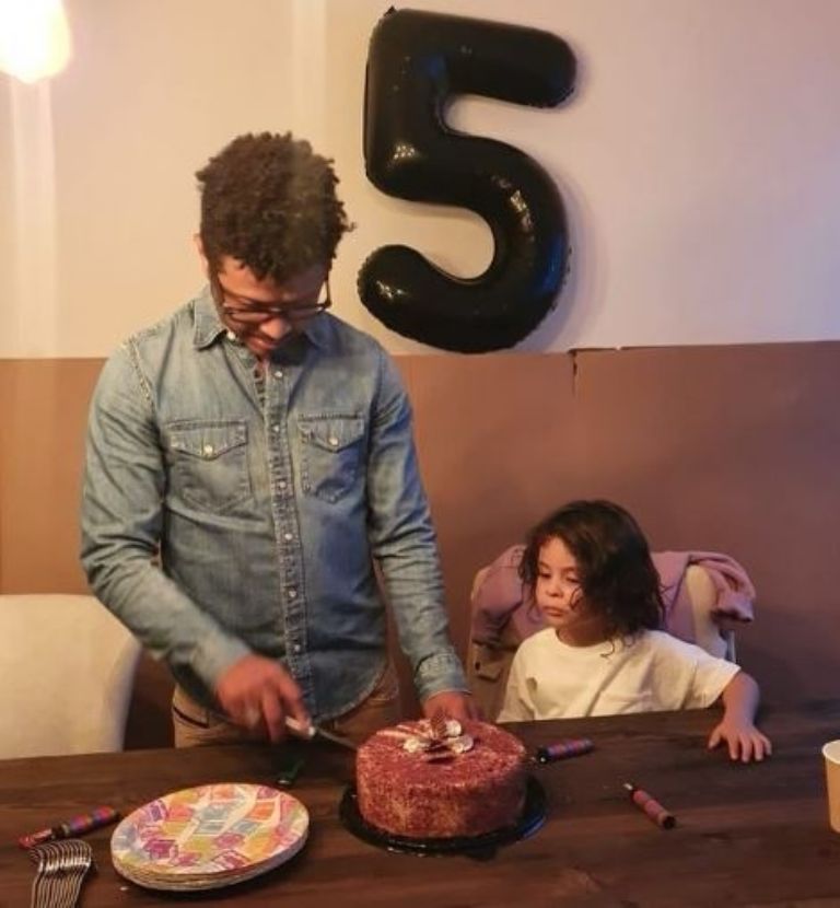 Kalimba celebrado el cumpleaños de su hijo