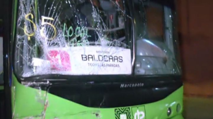 VIDEO: Unidad de RTP que apoya a usuarios del Metro protagoniza choque; el saldo es de 2 heridos