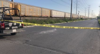 Mujer es asesinada a balazos y torturada en Nuevo León; abandonaron su cuerpo en las vías del tren