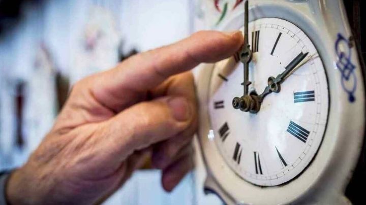Se acabó: Diputados aprueban eliminar horario de verano; este día se debe cambiar el reloj