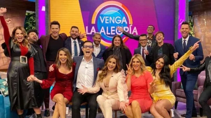 ¿Laura G deja TV Azteca? Destapan cambios y despido en elenco de 'VLA' tras salida de Sandra Smester
