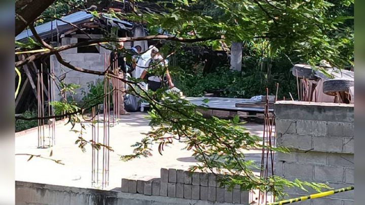 Con impactos de bala en la cabeza, encuentran a un hombre sin vida en brecha de Guerrero