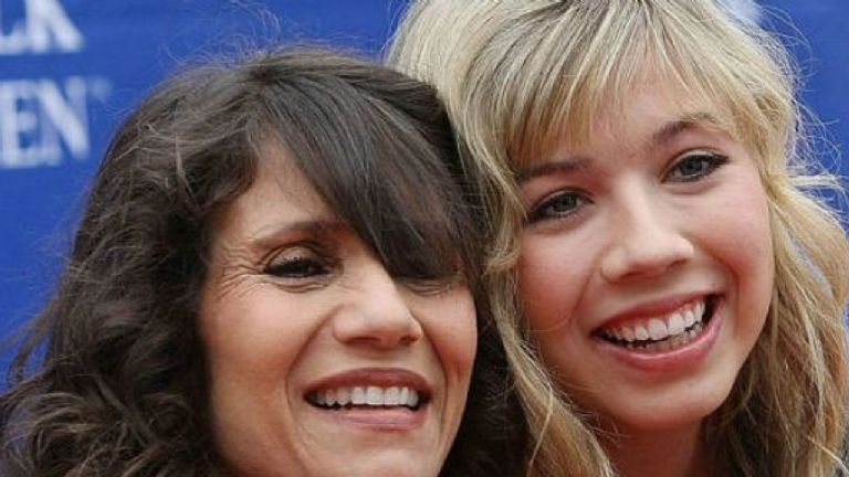 Jannette McCurdy y su madre