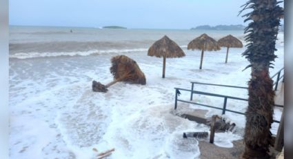 Playa incluyente de San Carlos es 'arrastrada' al mar; obra de 8mdp