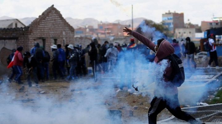 Crisis se mantiene en Perú: Gobierno confirma la muerte de 17 personas al sur del país
