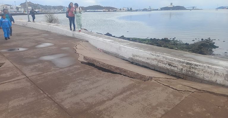 Malecón de Guaymas presenta 'hundimientos'; autoridades no atienden