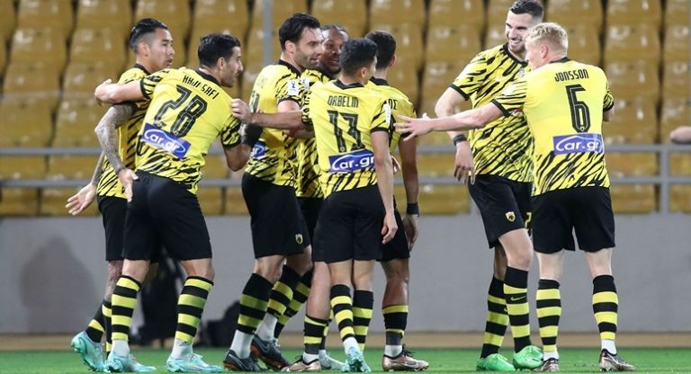 Orbelín Pineda y el AEK recuperan liderato en Grecia, pero aún falta camino para el título