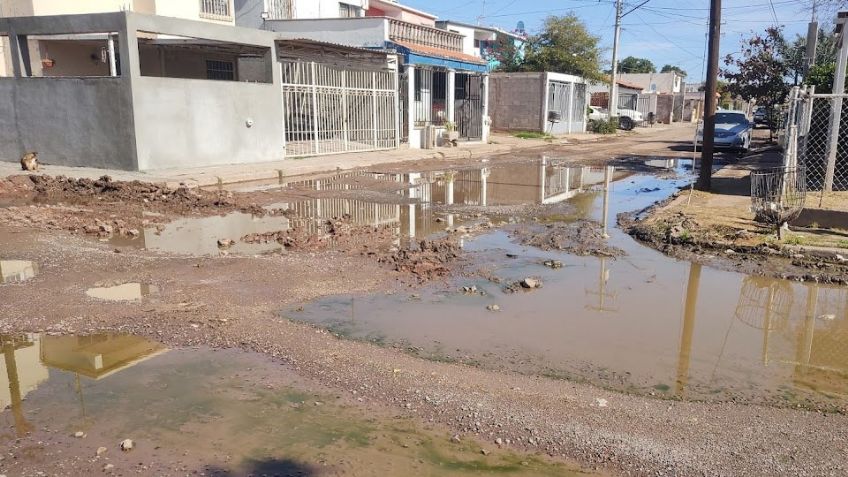 Vecinos de la colonia Valle Dorado piden reparación urgente del sistema de drenaje