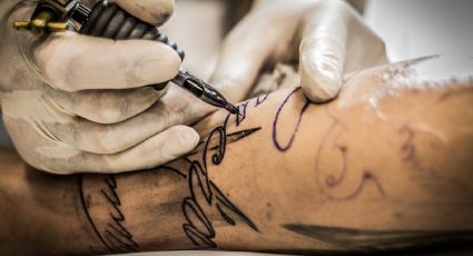 "Solo fui a tatuarme": Mujer termina golpeada y abusada por un tatuador al que le habían recomendado