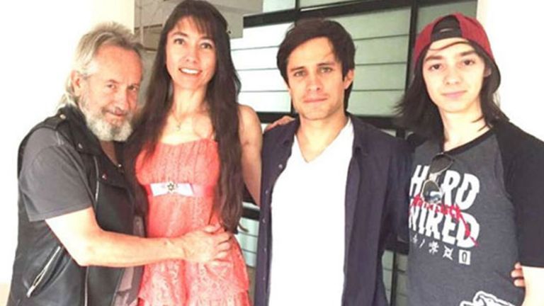 José Ángel García con su esposa e hijos