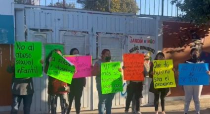 Se manifiestan por presunto abuso sexual de menores en Jardín de Niños de Valle de Chalco