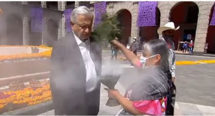 'Mañanera' de AMLO: López Obrador se burla y niega practicar santería en Palacio Nacional