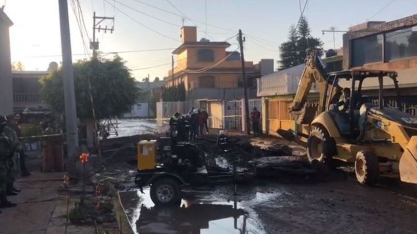 VIDEOS: Así se vivió la fuga de agua en Ecatepec que dejó más de 50 casas inundadas