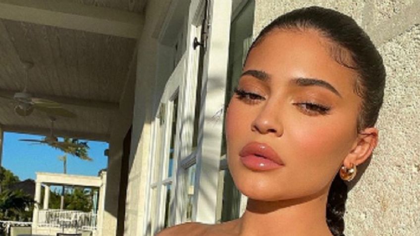 Tras sufrir presunta infidelidad, estrella de TV reacciona a las burlas por el nombre de su hijo