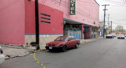 (VIDEO) A sangre fría: Al interior de un hotel en México, ultiman a balazos a 2 jóvenes cubanos