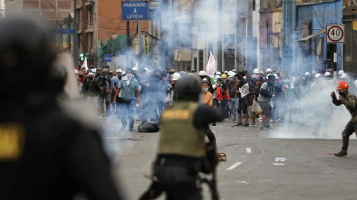 Perú: En enfrentamiento entre autoridades y civiles, muere un hombre; suman 65 víctimas