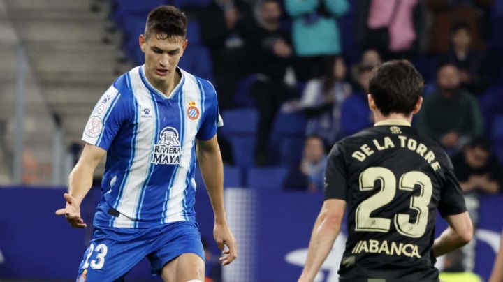 César Montes debuta en triunfo del Espanyol; avanza a Octavos de Final de la Copa del Rey