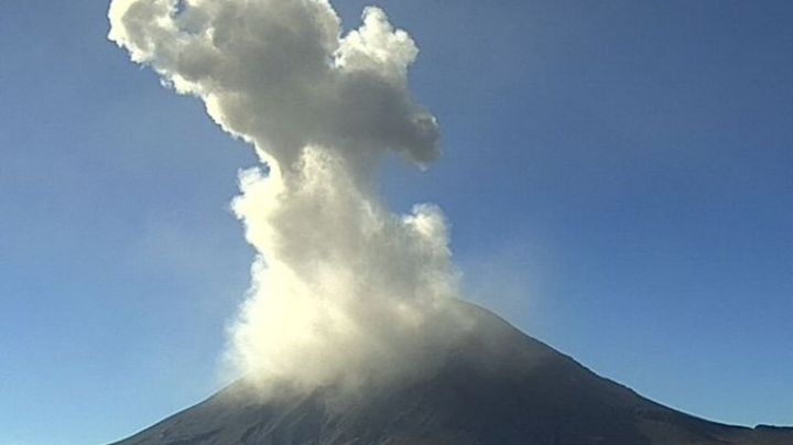 VIDEO: Popocatépetl registra fuertes explosiones; Sedena investiga al youtuber que llegó al cráter
