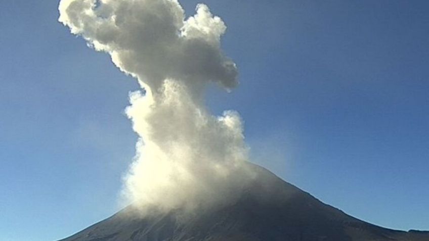 VIDEO: Popocatépetl registra fuertes explosiones; Sedena investiga al youtuber que llegó al cráter