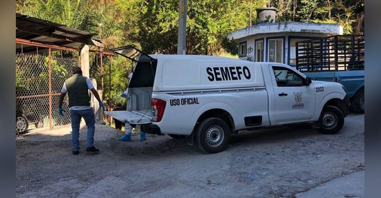 Semefo llega al sitio del crimen