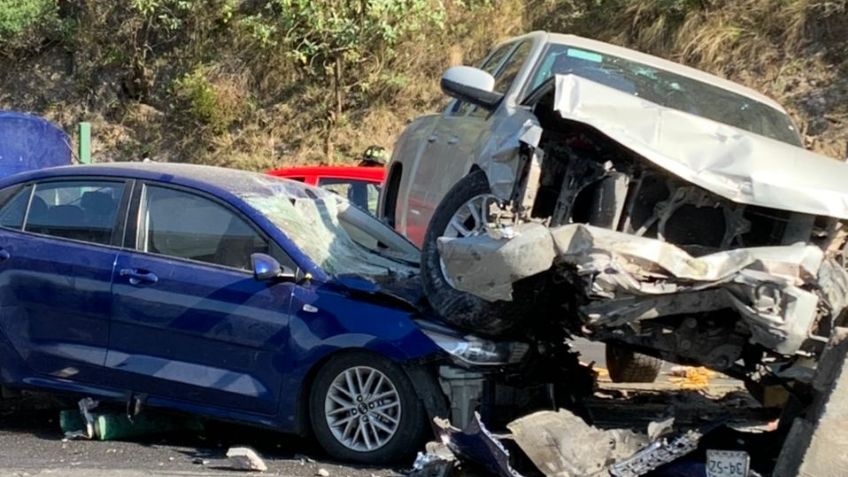 Brutal accidente en la carretera México - Toluca deja un muerto y al menos cuatro heridos