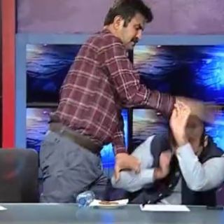 VIDEO: Debate televisivo de Paquistán entre opositores termina en fuerte pelea a golpes