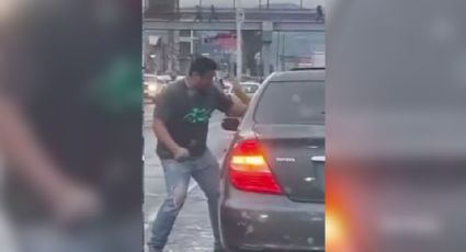 VIDEO: Con desarmador en mano, hombre ataca a una mujer en Ixtapaluca