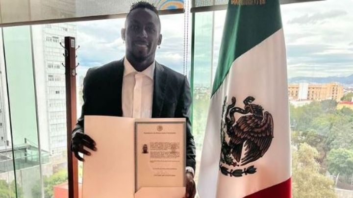 Julián Quiñones presume que ya es oficialmente mexicano; ¿cuándo lo llaman a la selección?