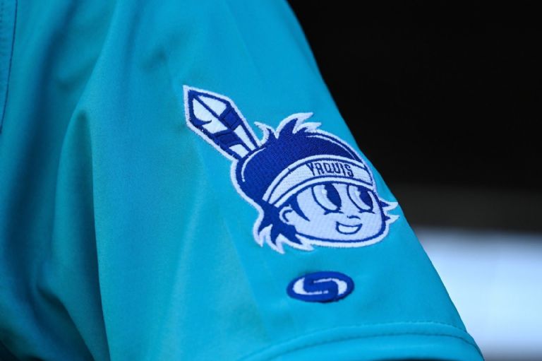 Yaquis de Obregón presenta su sexto jersey para la temporada 2023-2024 de la LMP