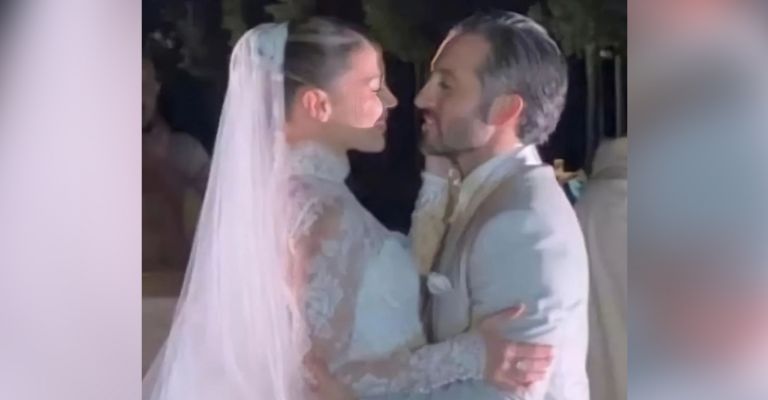 Luis Miguel entrega en el altar a Michelle Salas