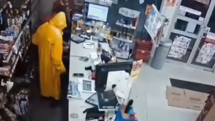 Imágenes fuertes: Captan el asesinato de un profesor de primaria en OXXO de Veracruz