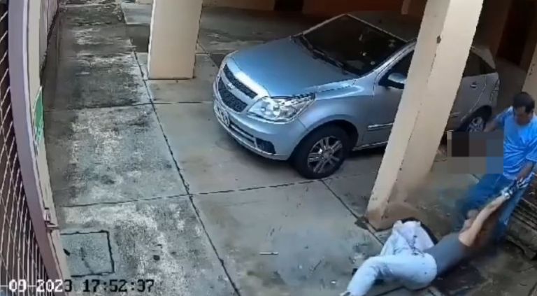 Sujeto le dispara en la cabeza a su esposa