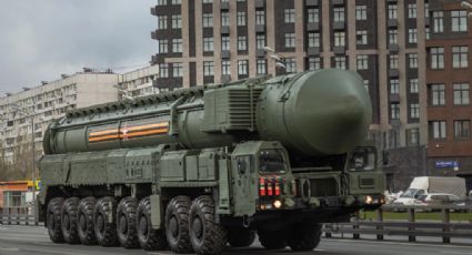 Ataque con misiles rusos mata a 2 personas y deja 1 herida en el sur de Ucrania; Rusia lo niega