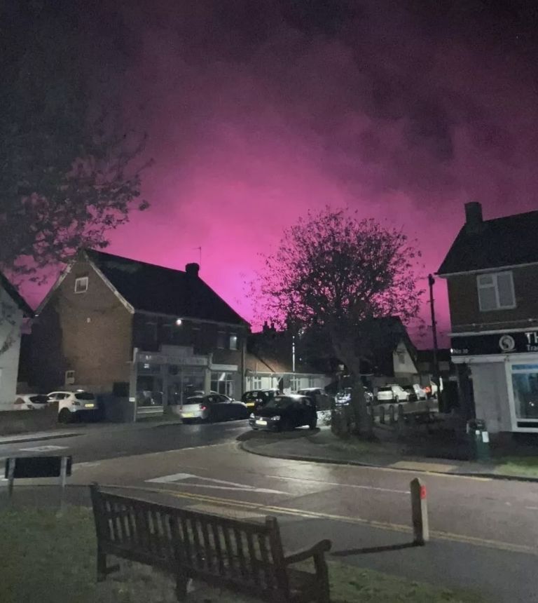 Sorprende cielo rosa en Londres