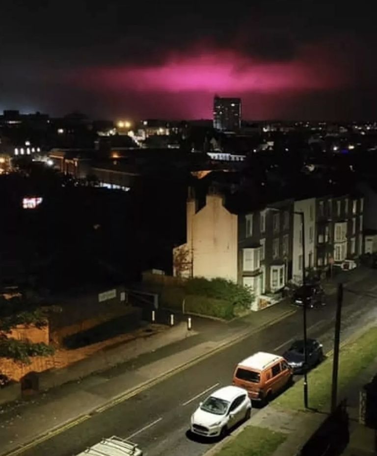 Sorprende cielo rosa en Londres