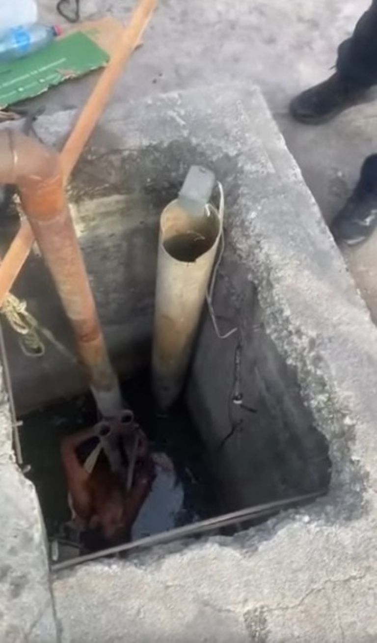 El hombre fue rescatado tras varias horas atrapado en el pozo