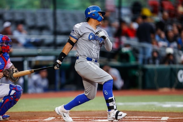 Kevin fue titular en la victoria de Yaquis