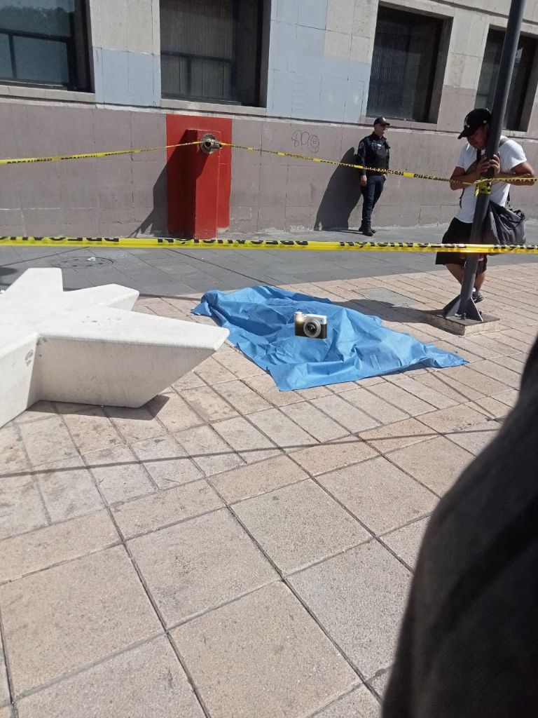 Policía muere en Bellas Artes